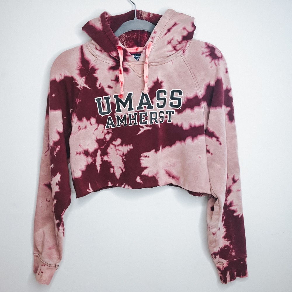 UMASS Amherst Bleached Cropped Sweatshirt